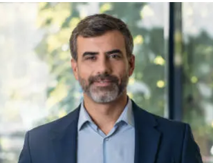 Marcus Rodriguez - Chief Experience Officer, Luxury Hospitality Expert